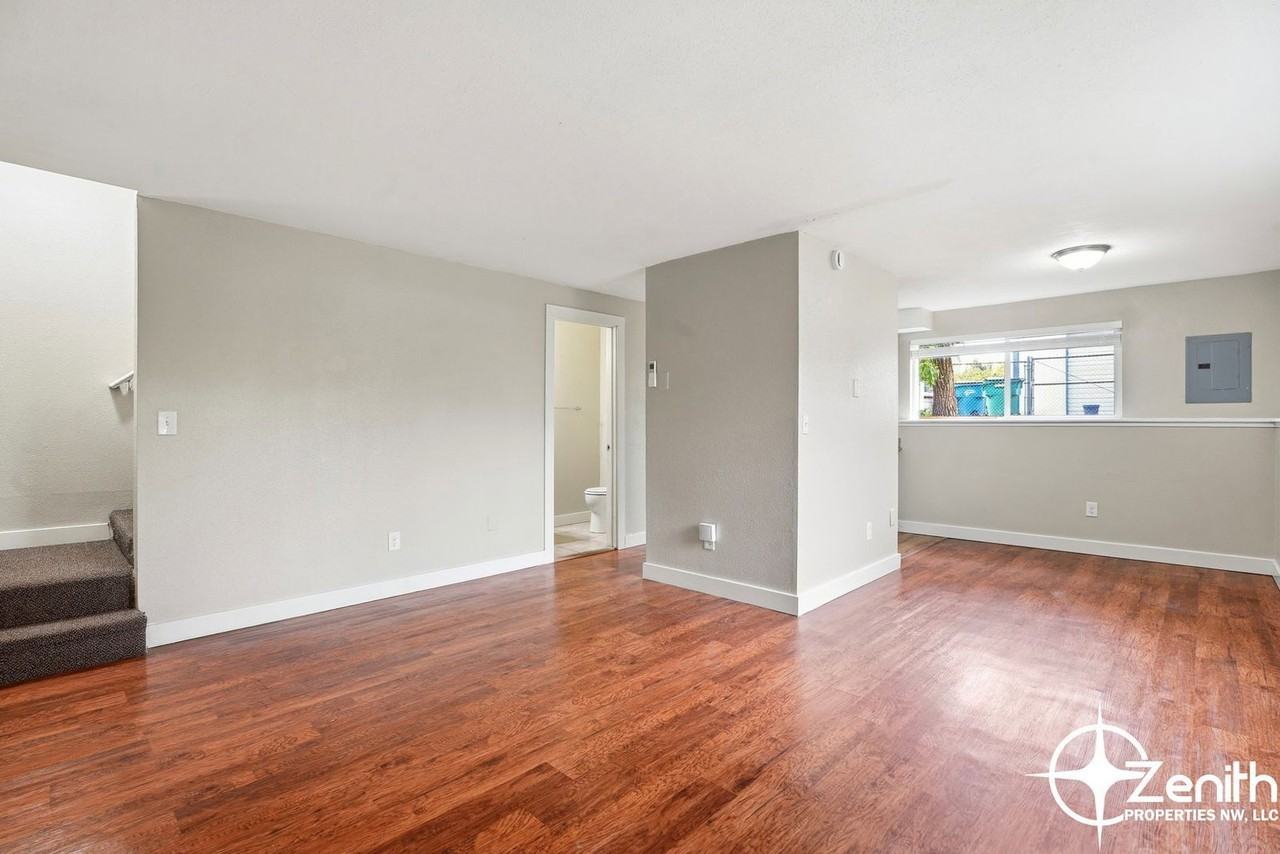 1310 E 32nd St #1314 - Photo 4 of 23