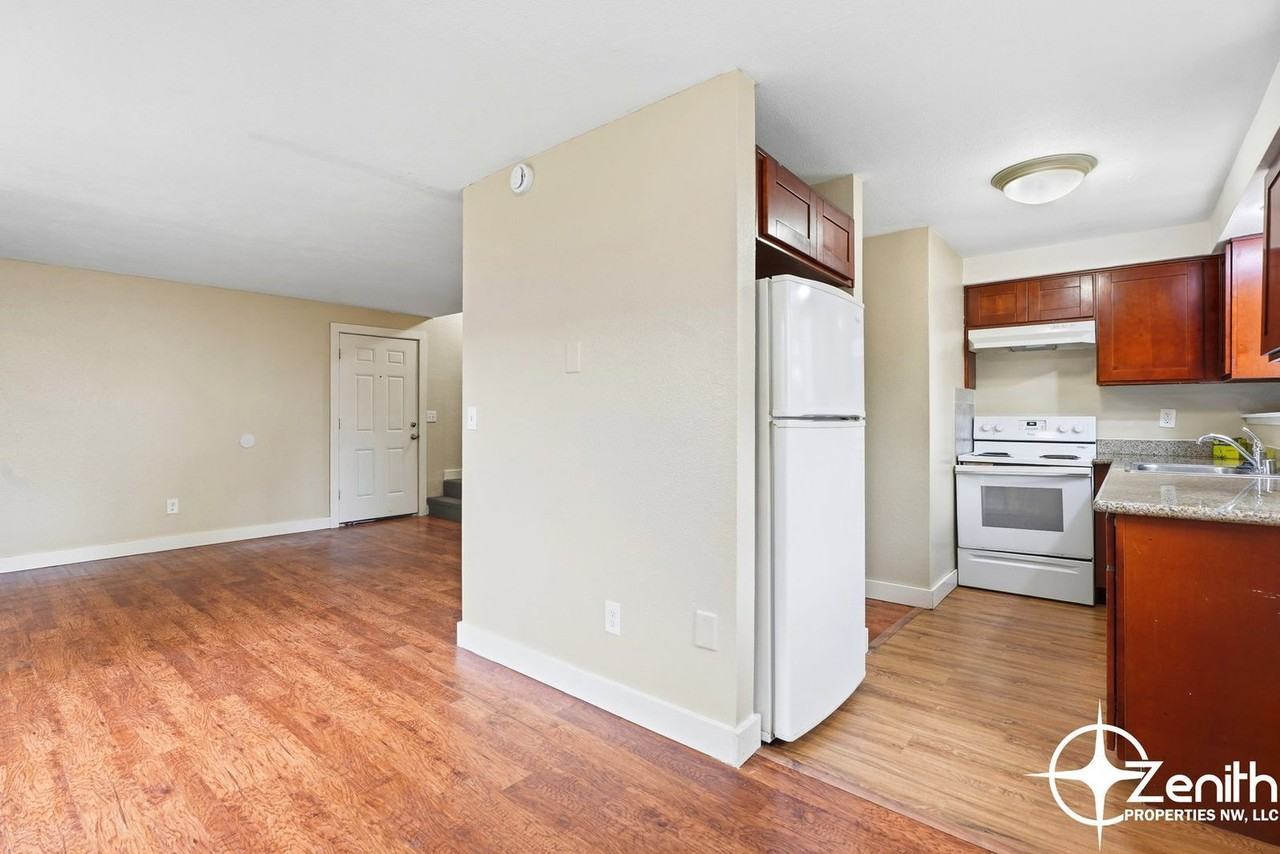 1310 E 32nd St #1314 - Photo 7 of 23