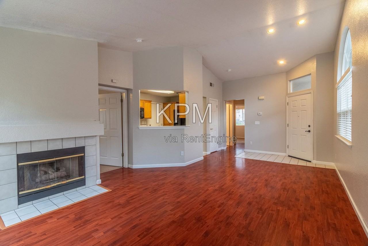 3662 Whispering Creek Cir - Photo 3 of 23