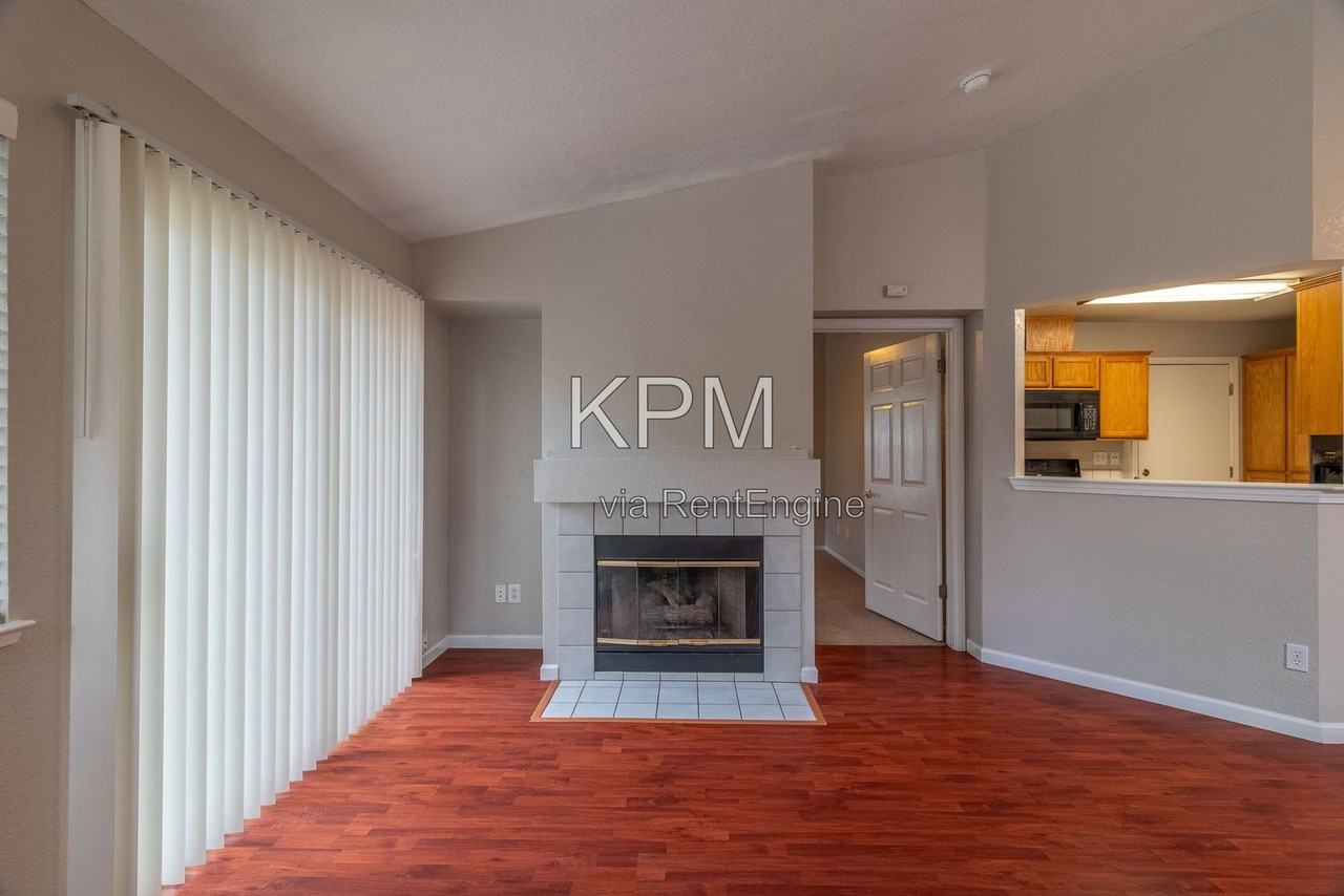 3662 Whispering Creek Cir - Photo 4 of 23