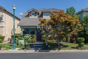 featured image of 719 Queensland Cir