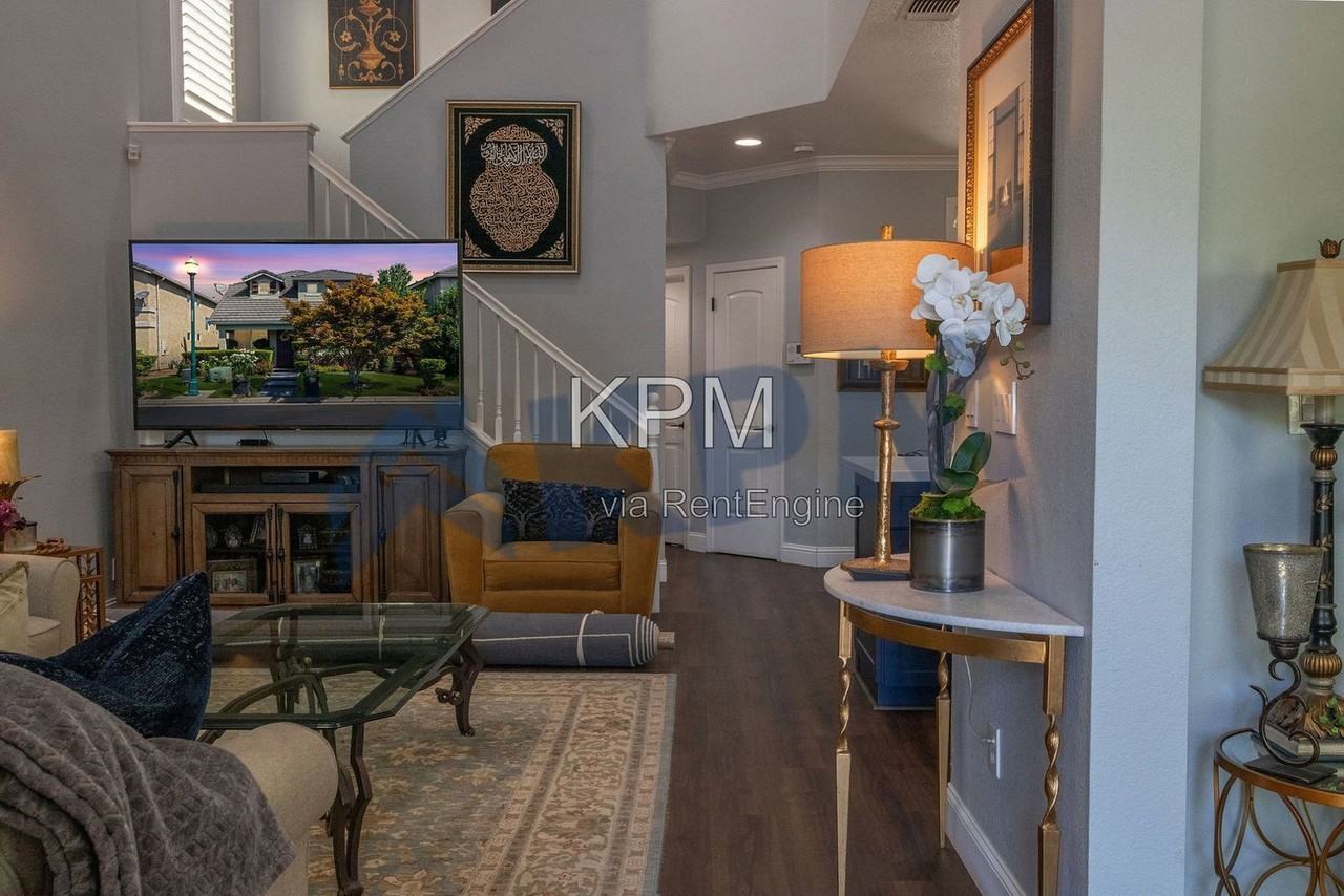 719 Queensland Cir - Photo 4 of 30