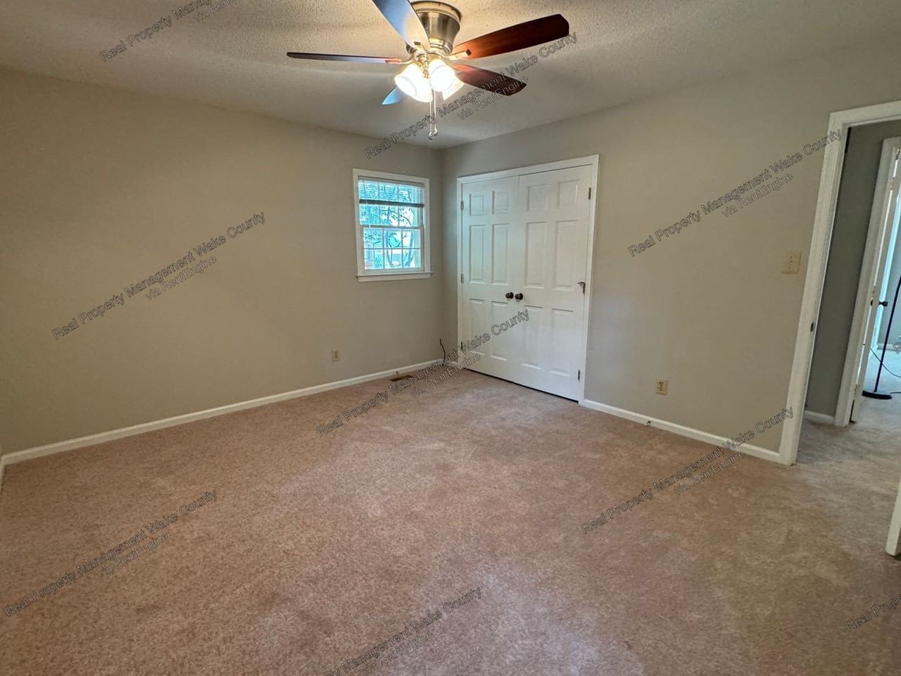 1238 W Springhill Ct - Photo 6 of 32