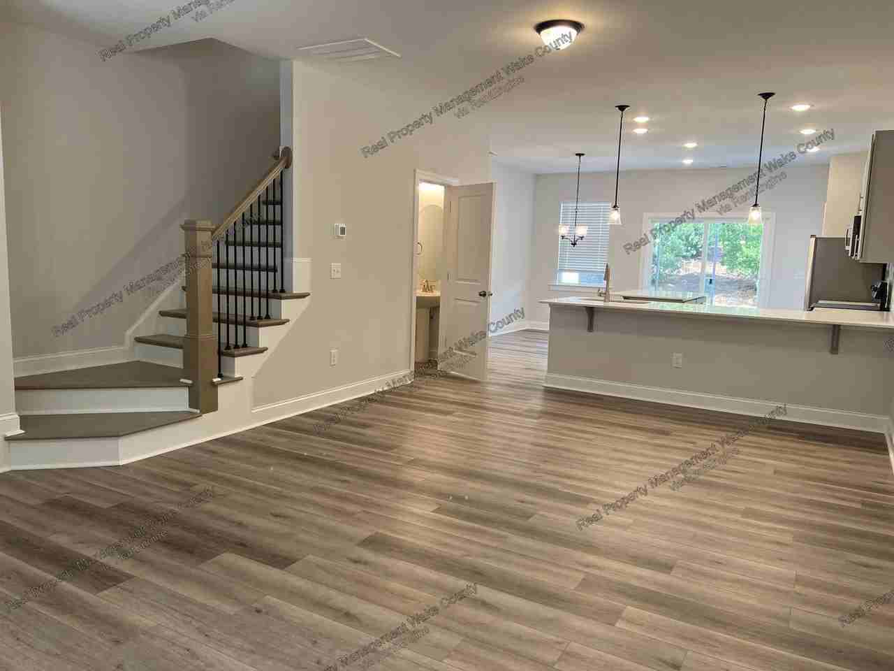 342 Old Grove Ln - Photo 3 of 28