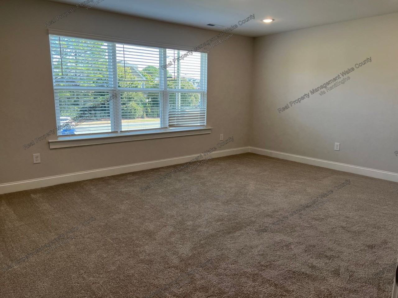 342 Old Grove Ln - Photo 6 of 28