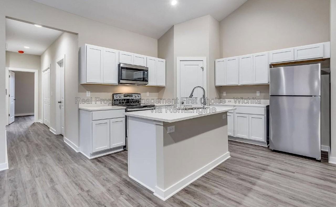 12124 W Fontana St - Photo 3 of 28