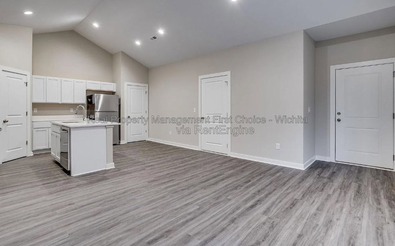12124 W Fontana St - Photo 4 of 28