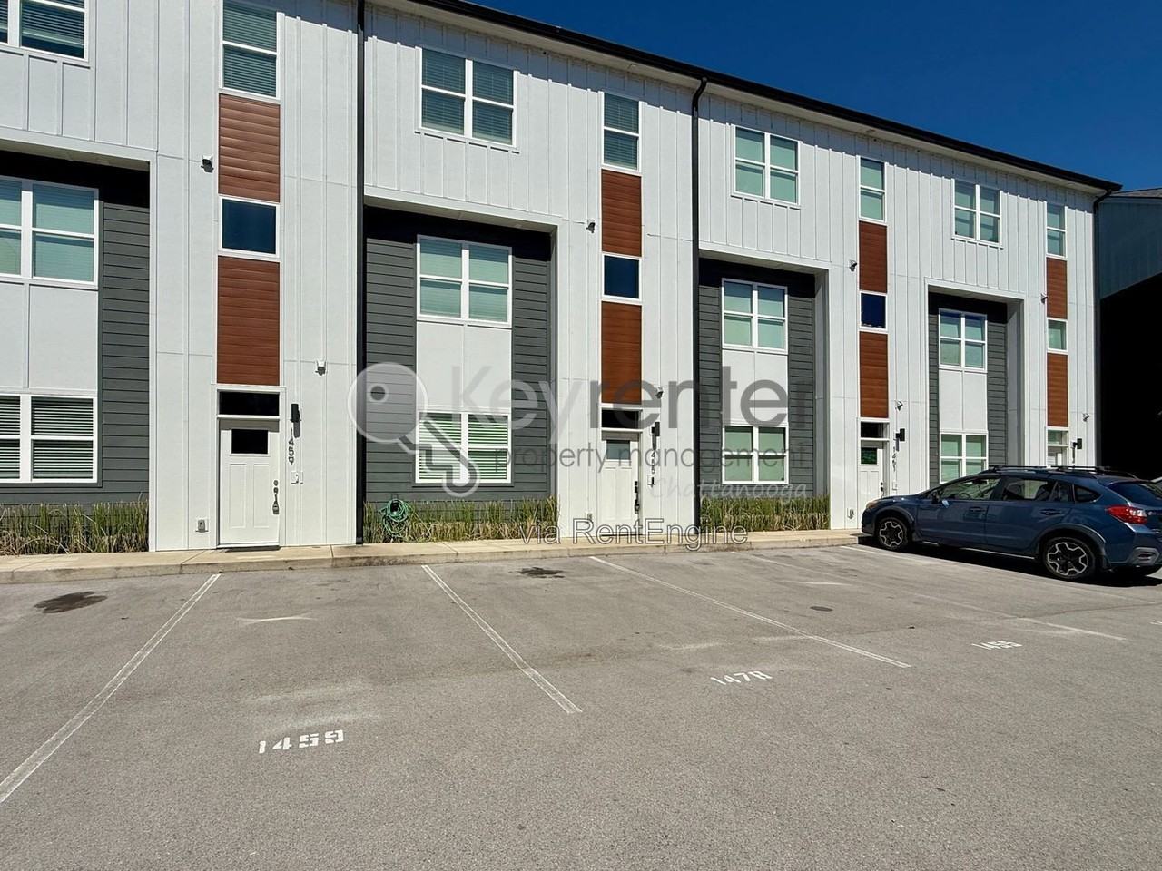 1455 Stockyard Pl - Photo 2 of 19