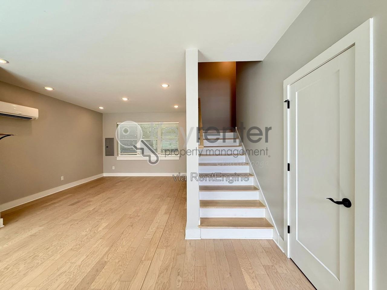 1455 Stockyard Pl - Photo 3 of 19