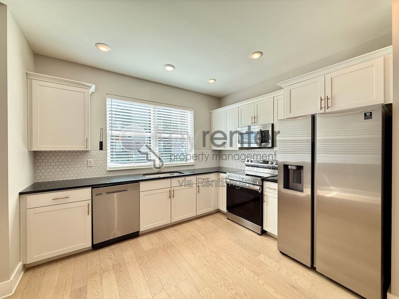 1455 Stockyard Pl - Photo 4 of 19