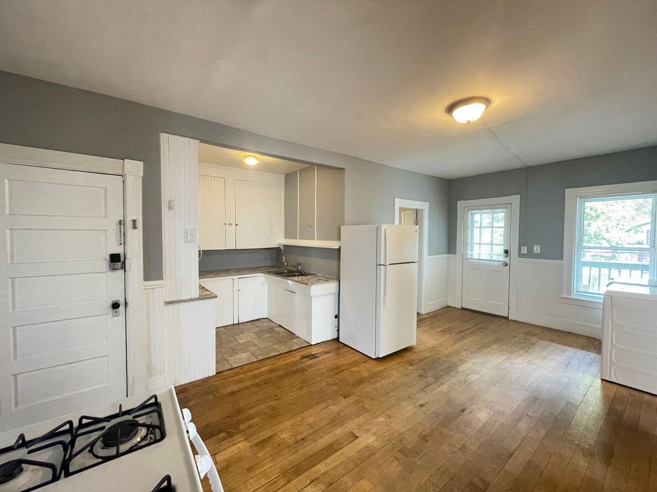 549 Somerville St #1stFL - Photo 2 of 23