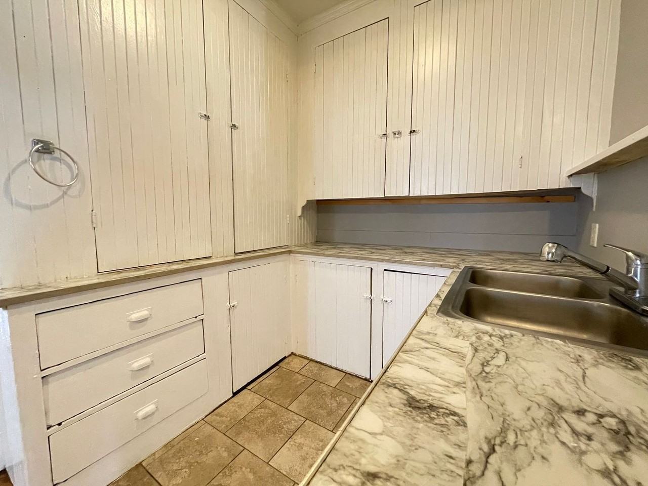 549 Somerville St #1stFL - Photo 5 of 23