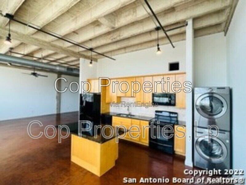 1331 S Flores St #312 - Photo 5 of 22