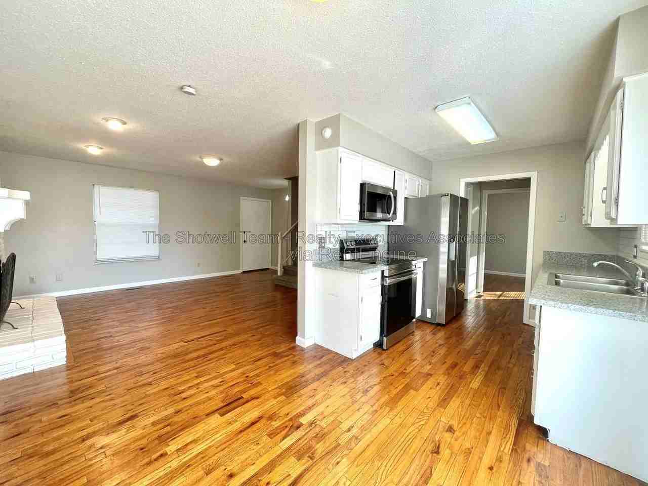 2305 Bishops Bridge Rd - Photo 2 of 18