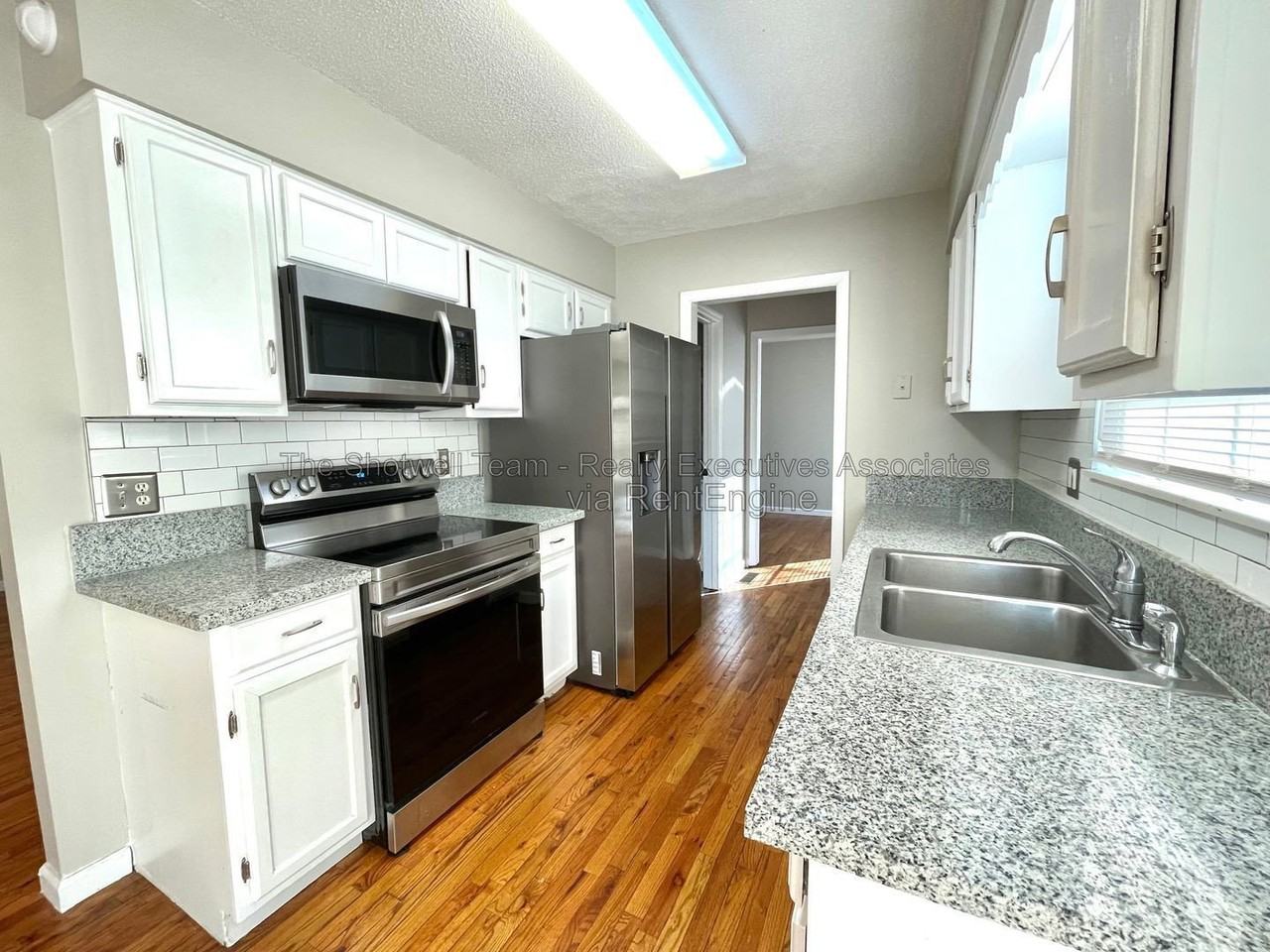 2305 Bishops Bridge Rd - Photo 3 of 18