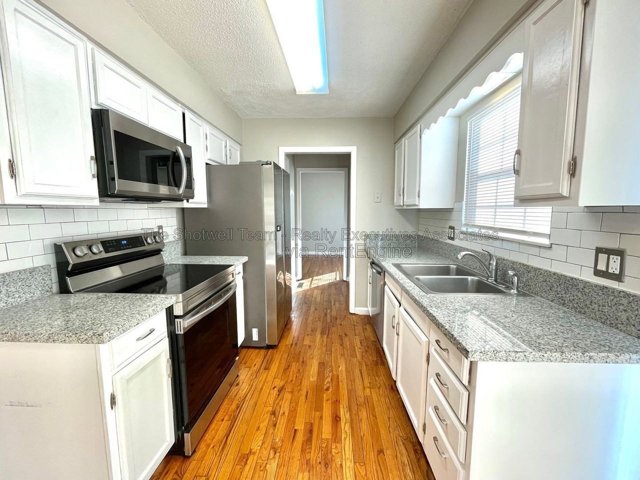 2305 Bishops Bridge Rd - Photo 4 of 18