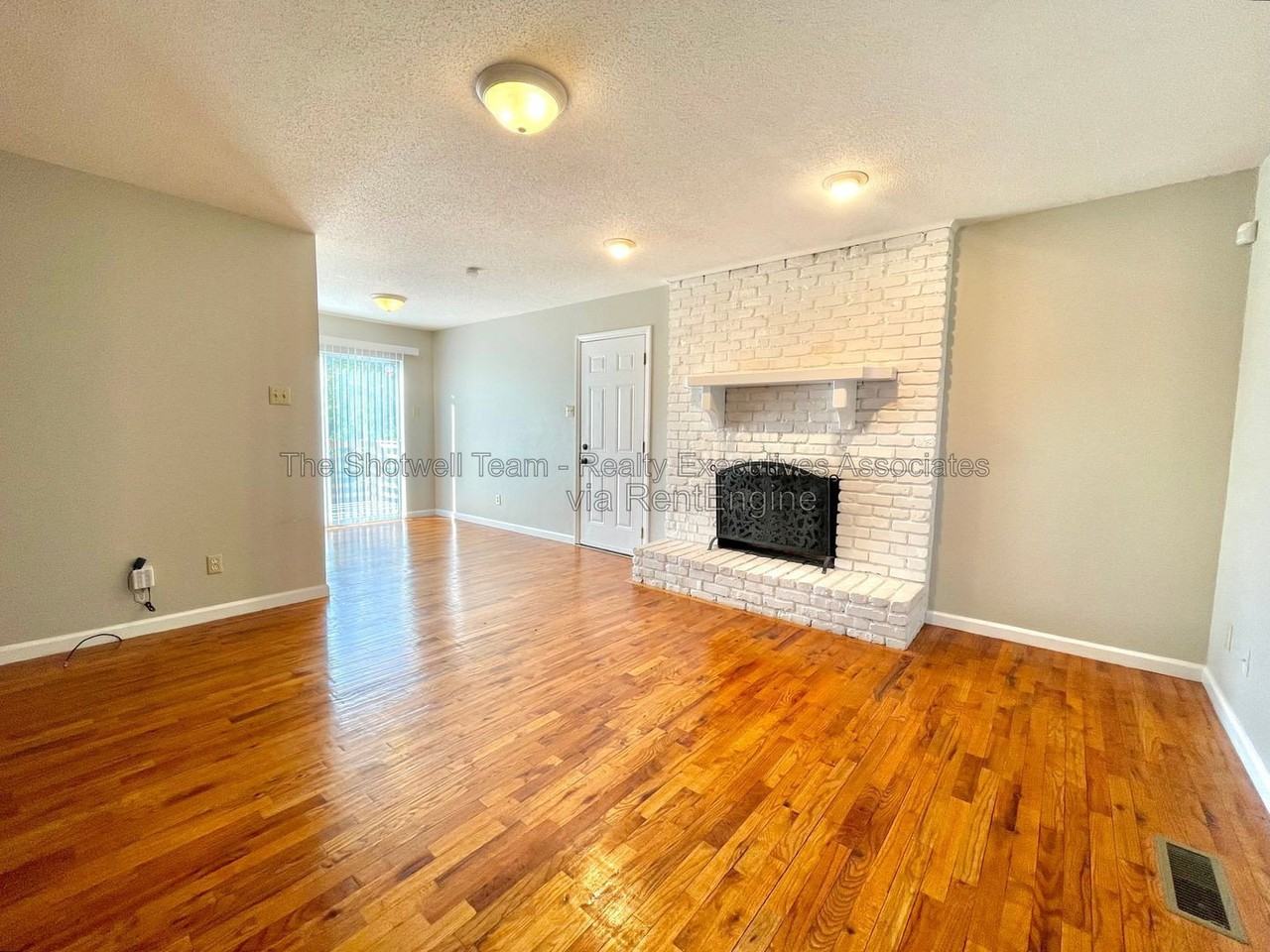 2305 Bishops Bridge Rd - Photo 6 of 18