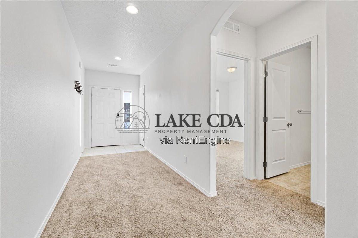 12371 N Gipper Loop - Photo 4 of 29