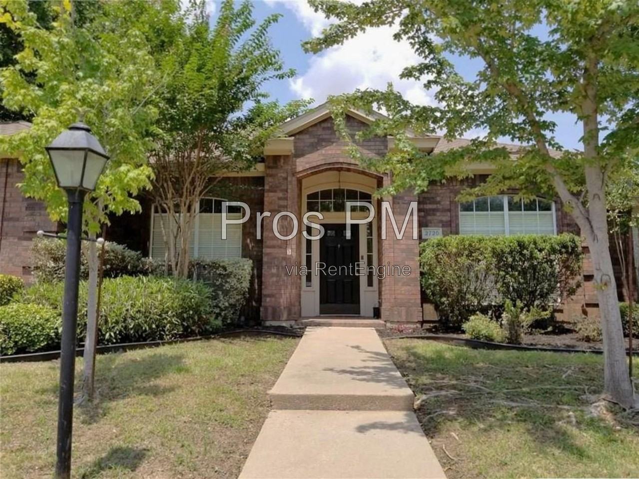 2720 Olympia Dr - Photo 2 of 18