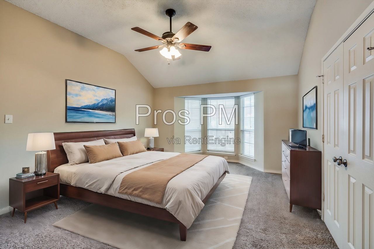 2720 Olympia Dr - Photo 4 of 18