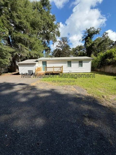 316 Edgewater Rd - Photo 4 of 15