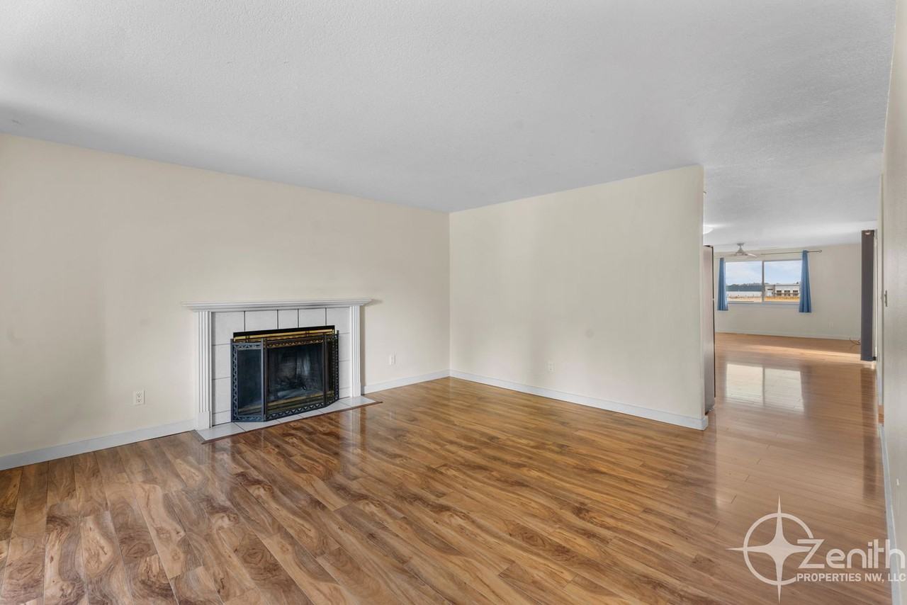 16004 Ne 47th St - Photo 5 of 30