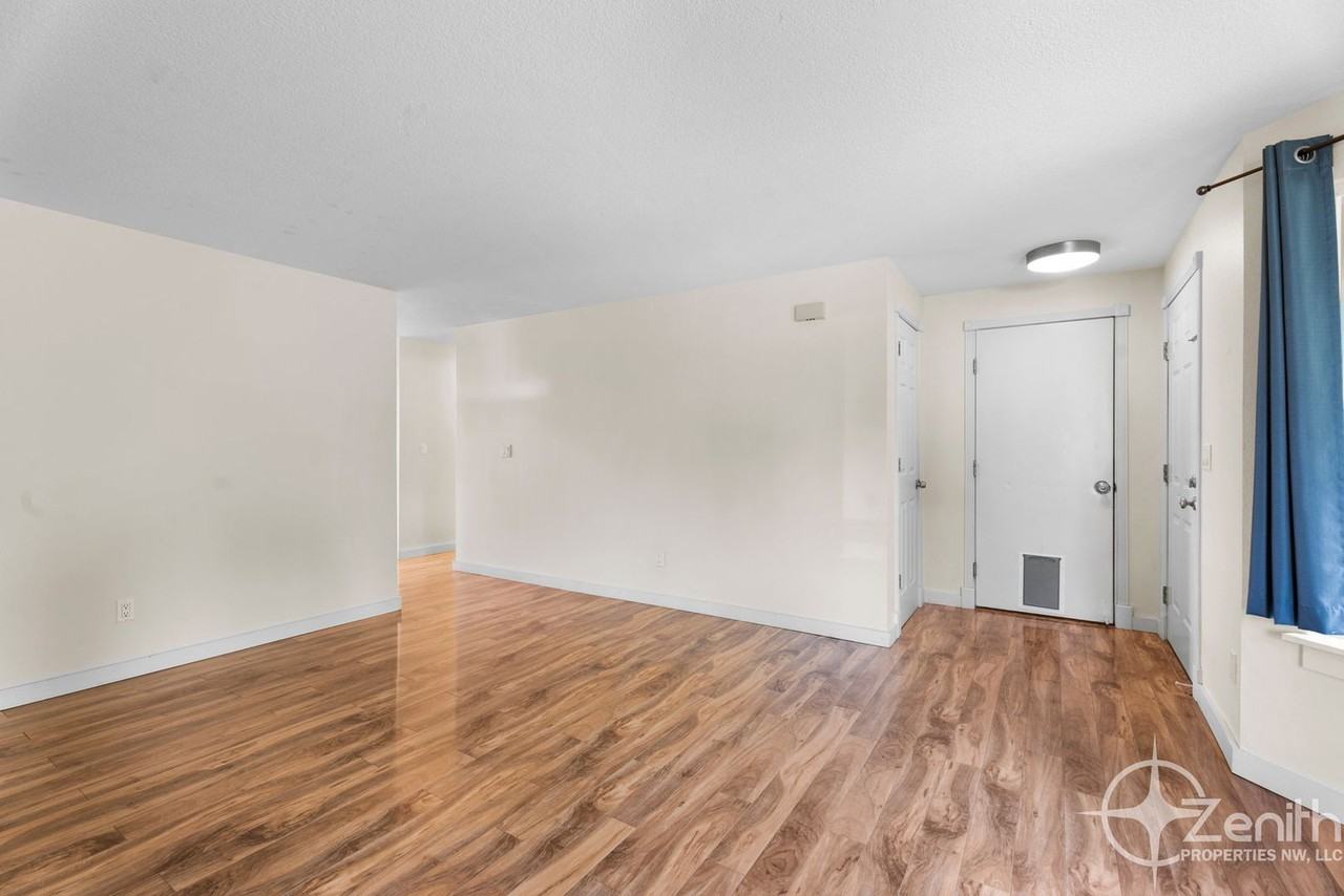 16004 Ne 47th St - Photo 6 of 30