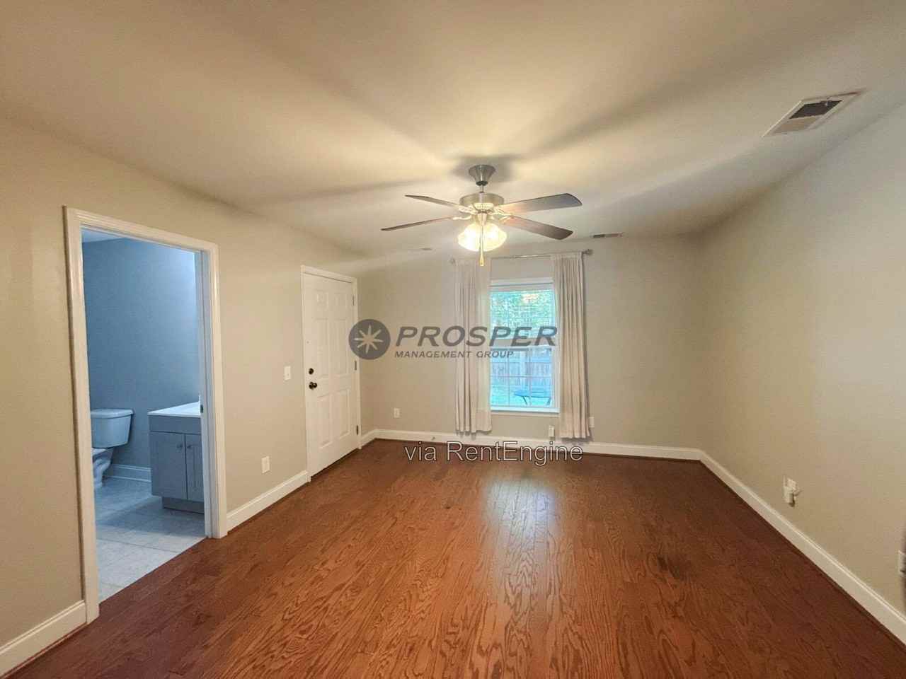 4075 Hartland St - Photo 4 of 27