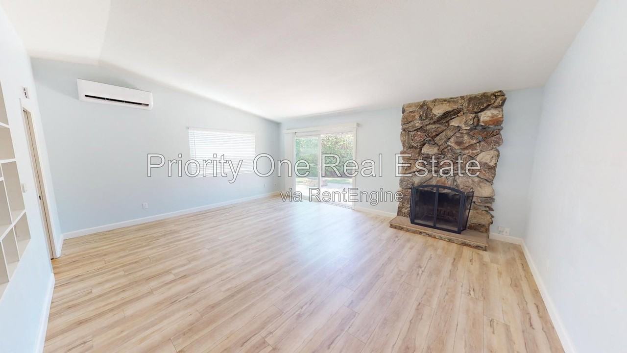 3852 Cameo Ln - Photo 5 of 13