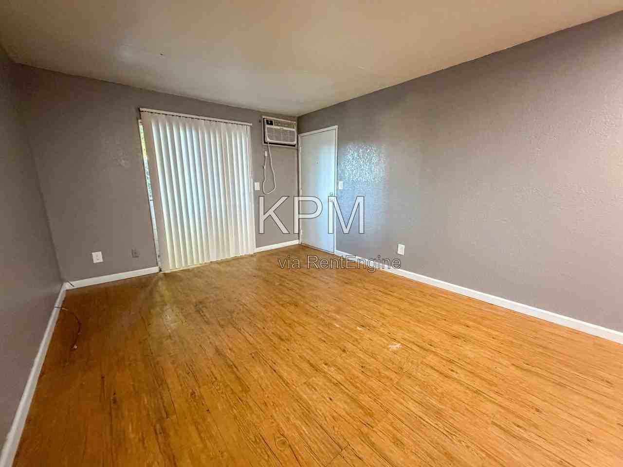 3939 N Pershing Ave #040 - Photo 3 of 11