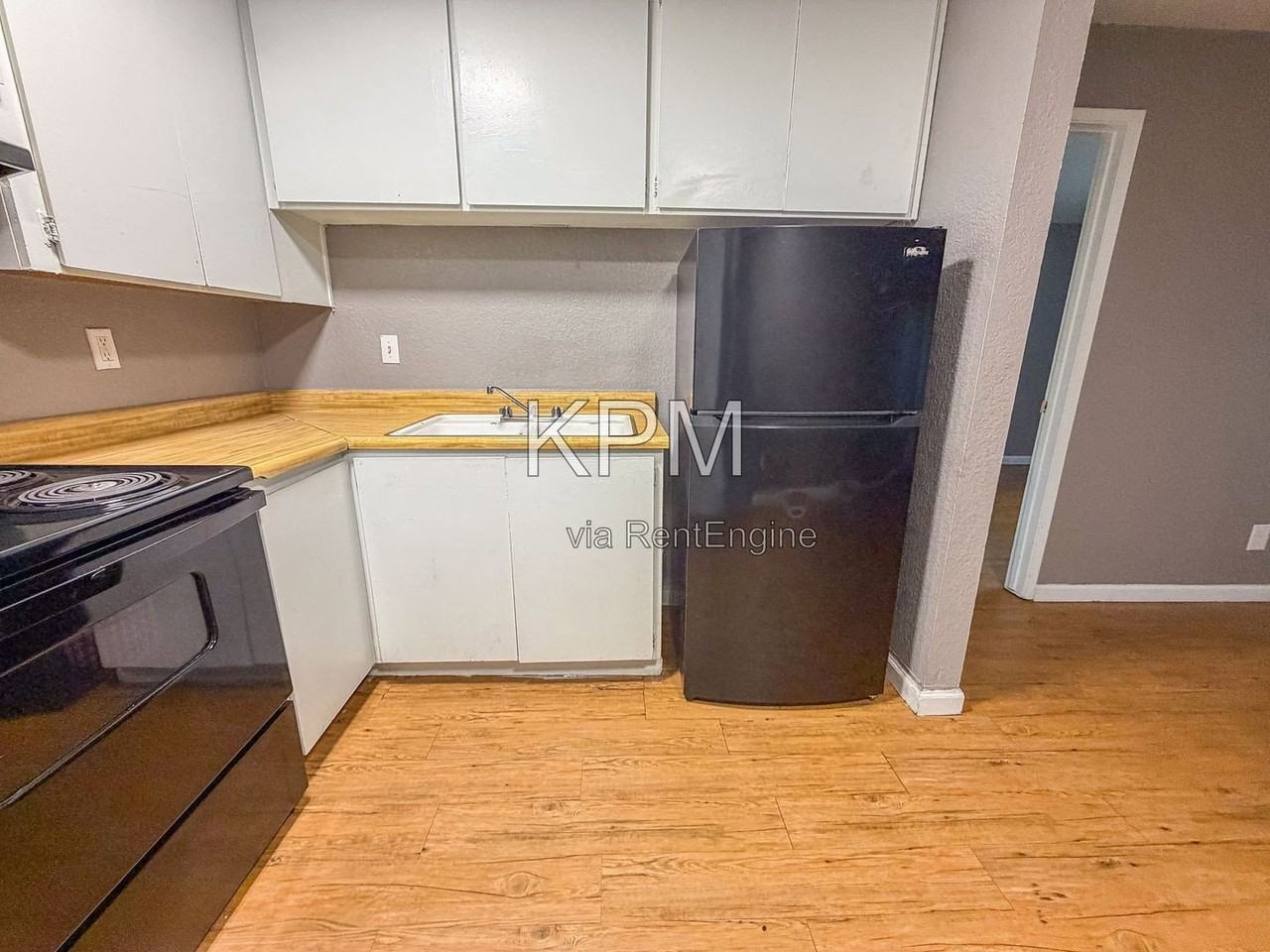 3939 N Pershing Ave #040 - Photo 4 of 11