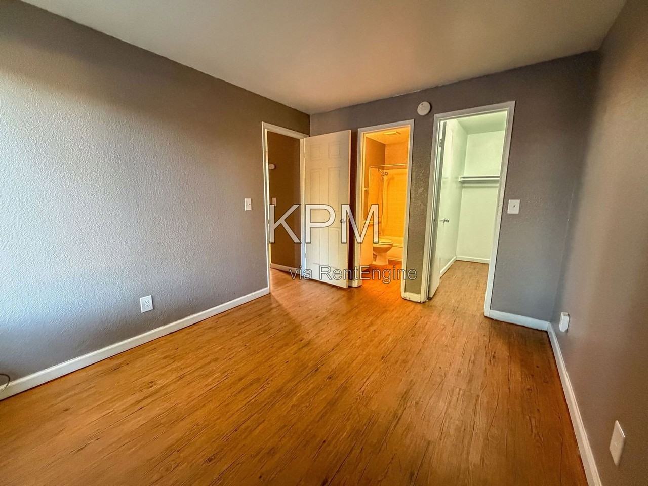 3939 N Pershing Ave #040 - Photo 6 of 11
