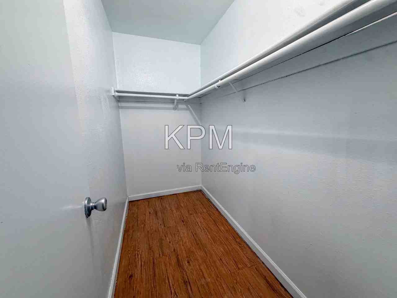 3939 N Pershing Ave #040 - Photo 7 of 11