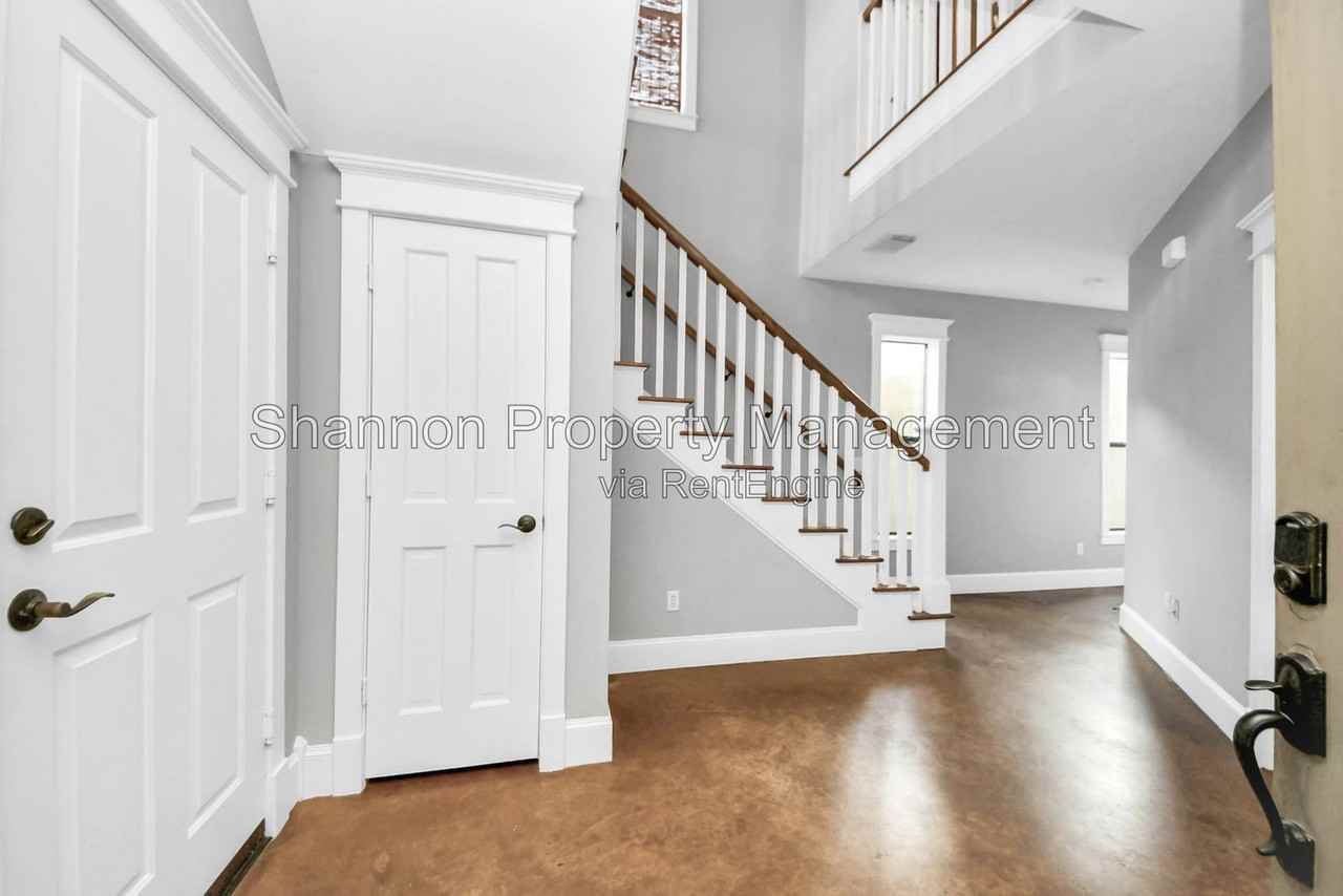 1538 Nashua St - Photo 2 of 34