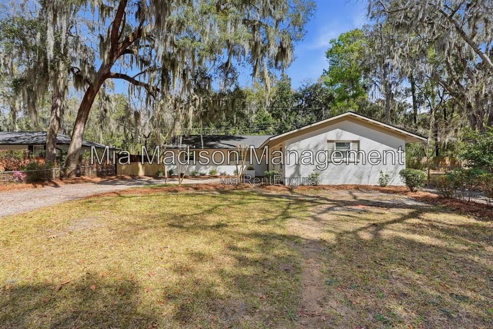 21 Sheridan Cir - Photo 2 of 24