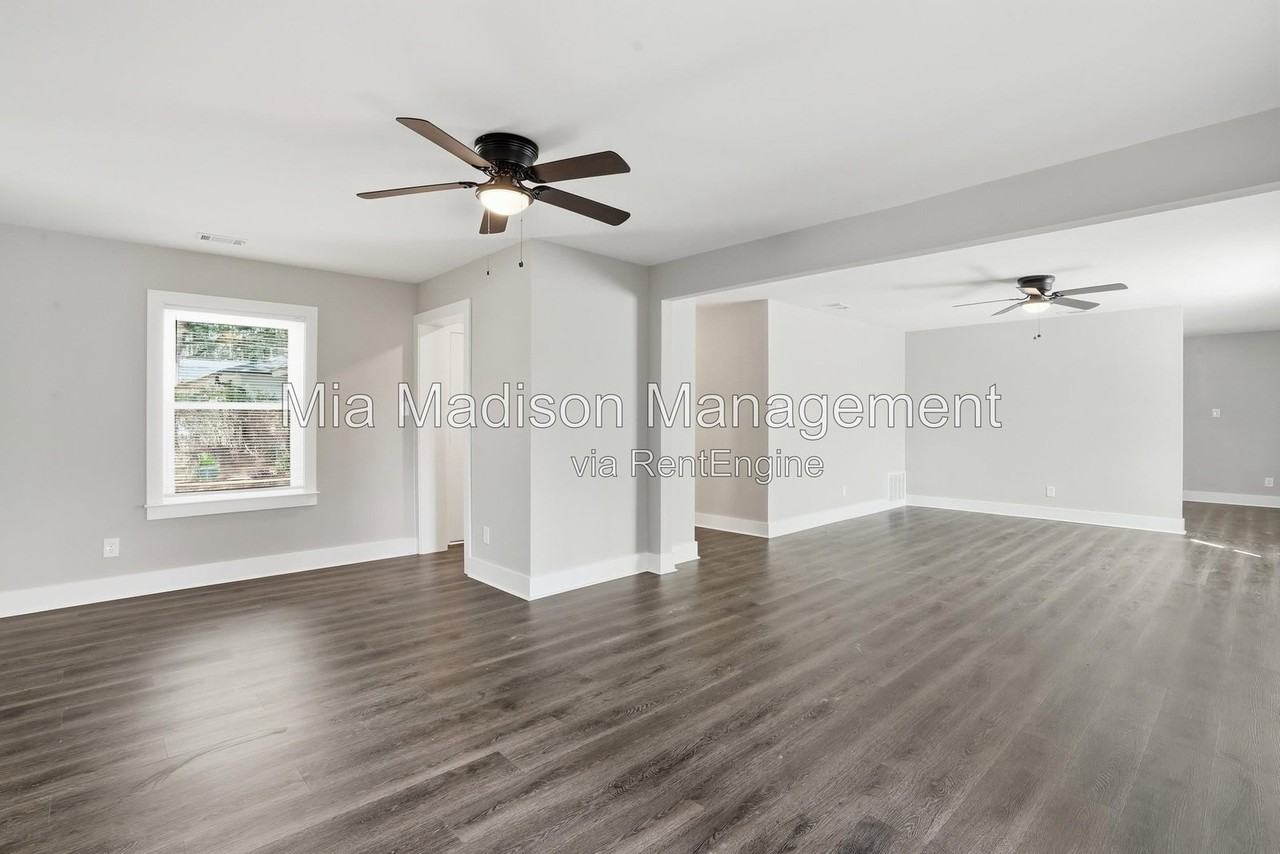 21 Sheridan Cir - Photo 3 of 24