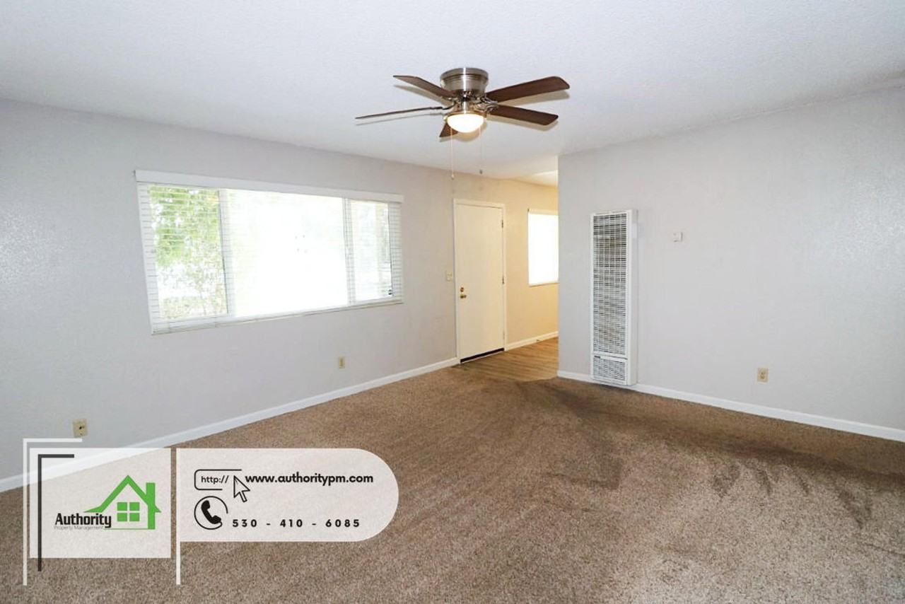 75 Spruce Ct - Photo 5 of 23
