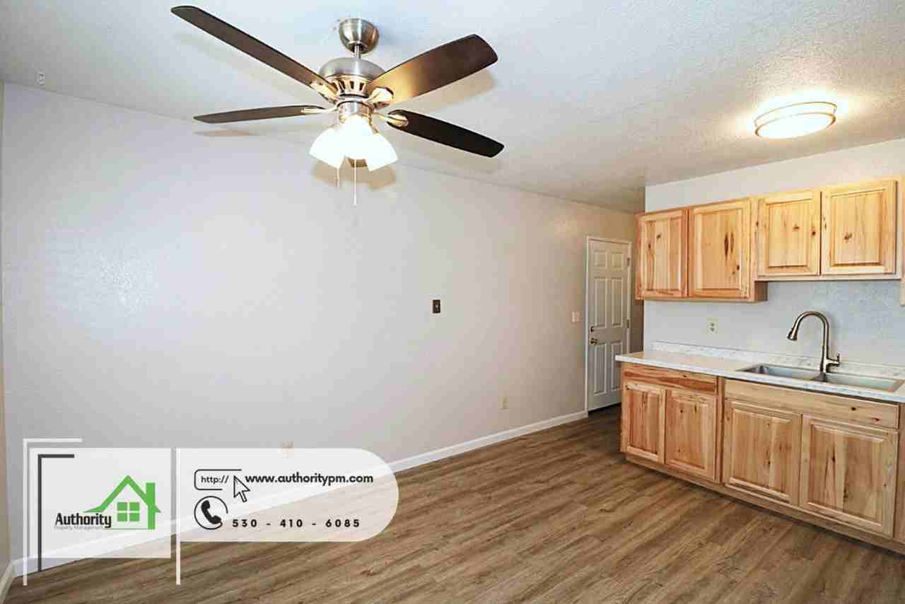 75 Spruce Ct - Photo 7 of 23