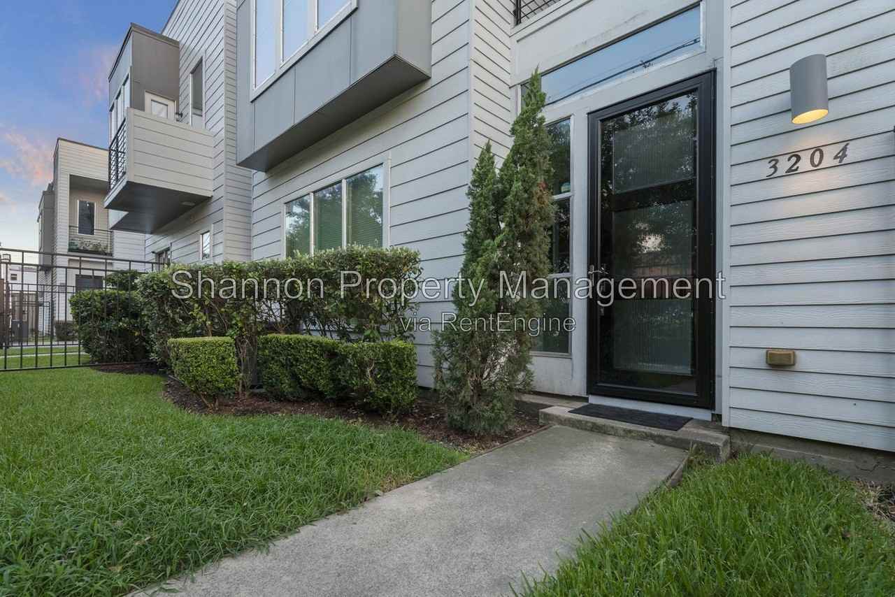 3204 Lamar St - Photo 6 of 35