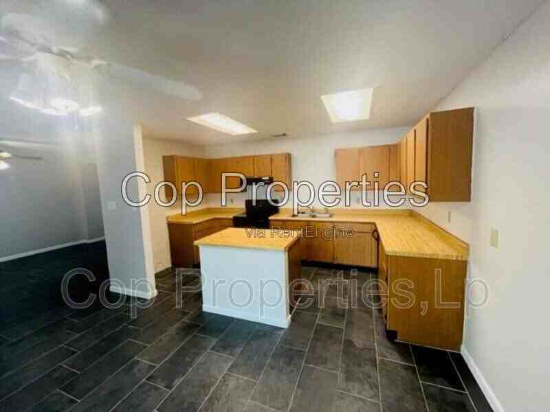7631 Aspen Park Dr - Photo 2 of 17