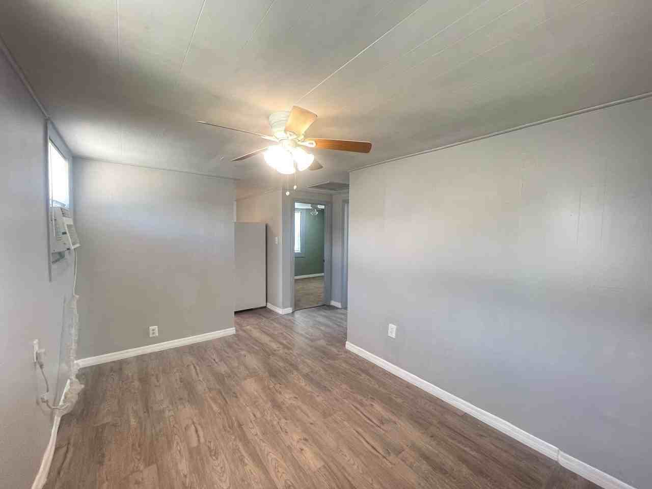 907 S Washington Ave - Photo 2 of 23
