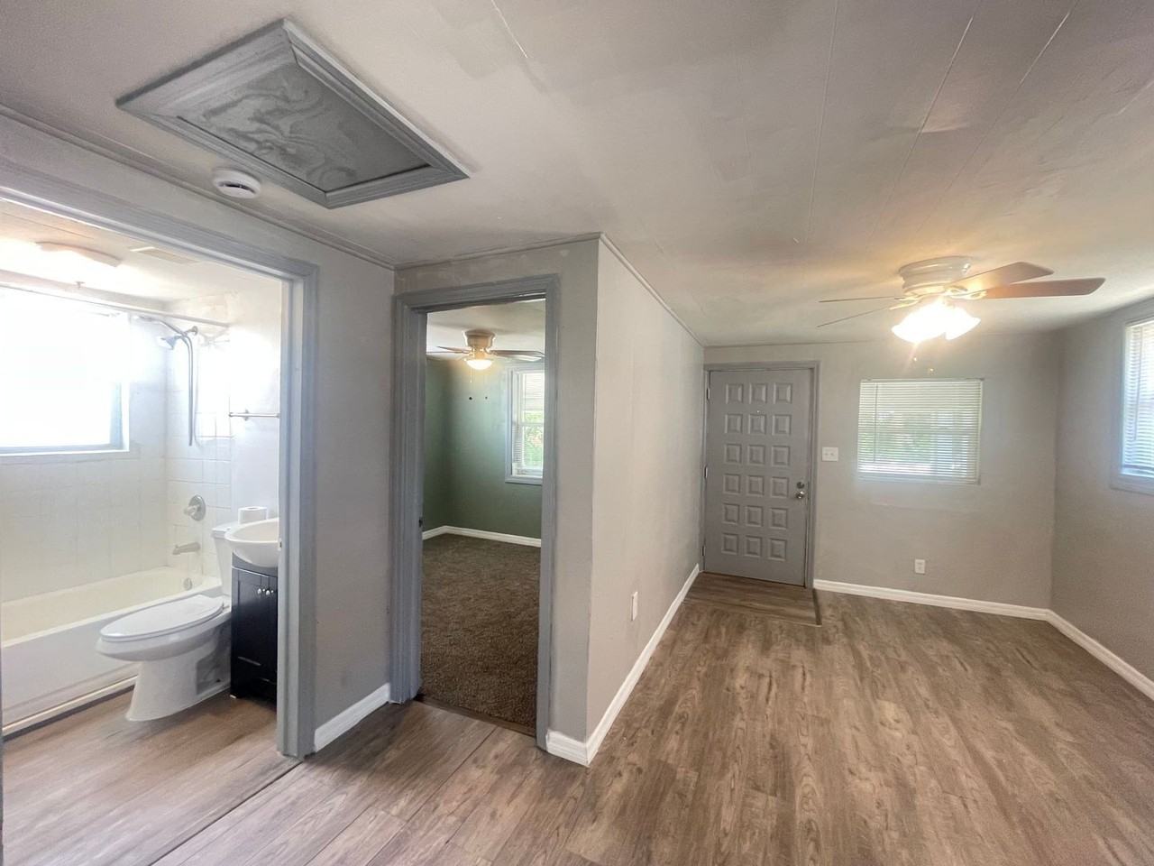 907 S Washington Ave - Photo 3 of 23