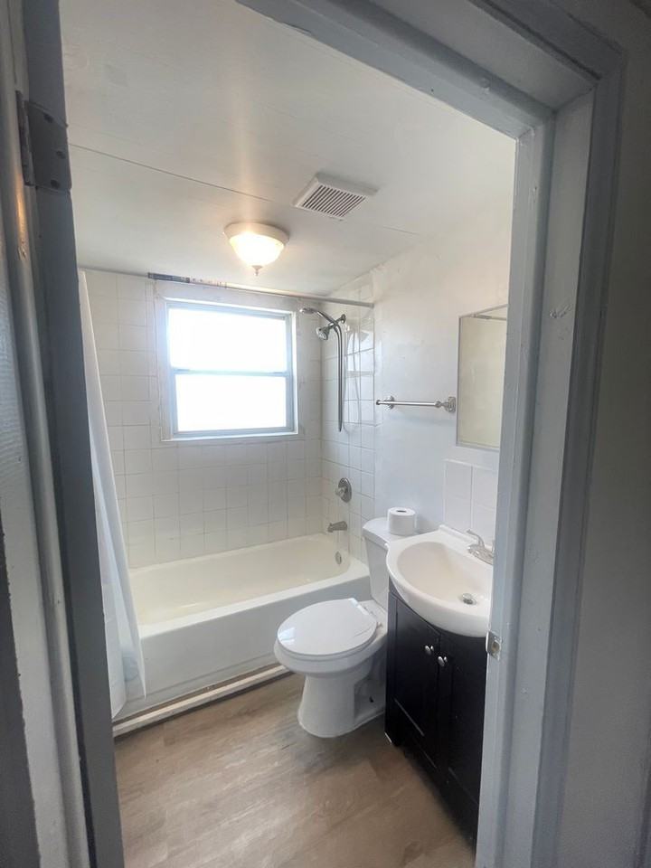 907 S Washington Ave - Photo 7 of 23