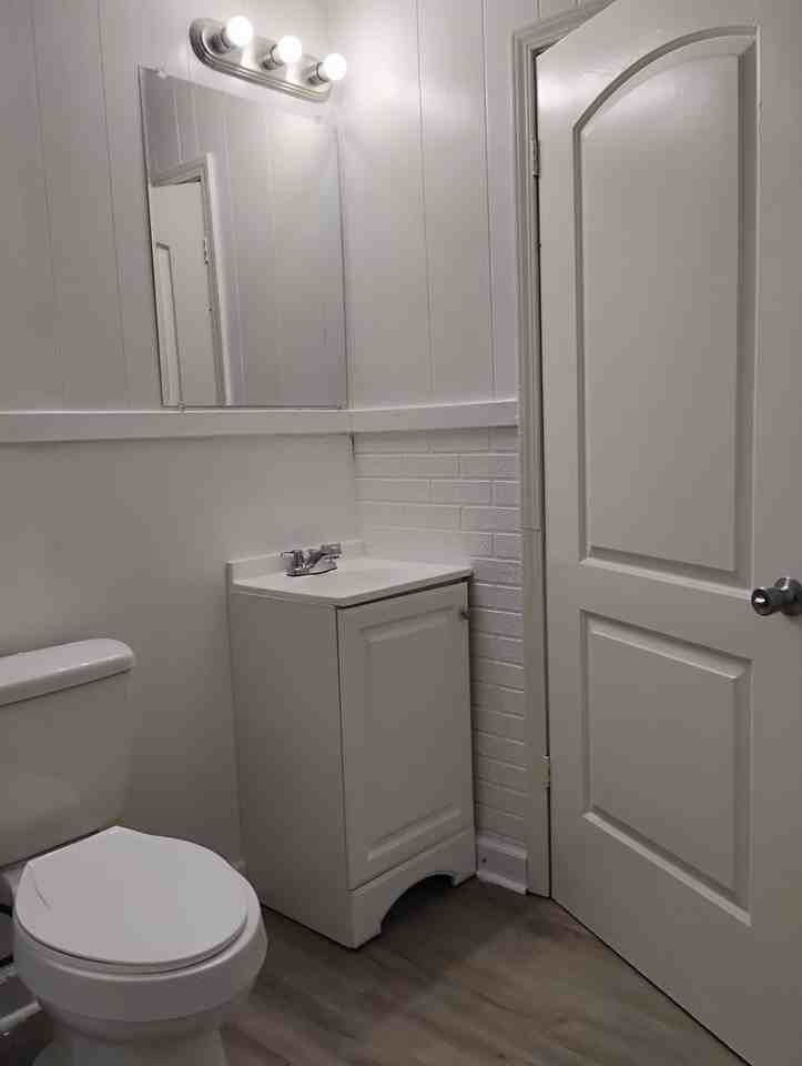 518 Burlington Cir - Photo 4 of 10