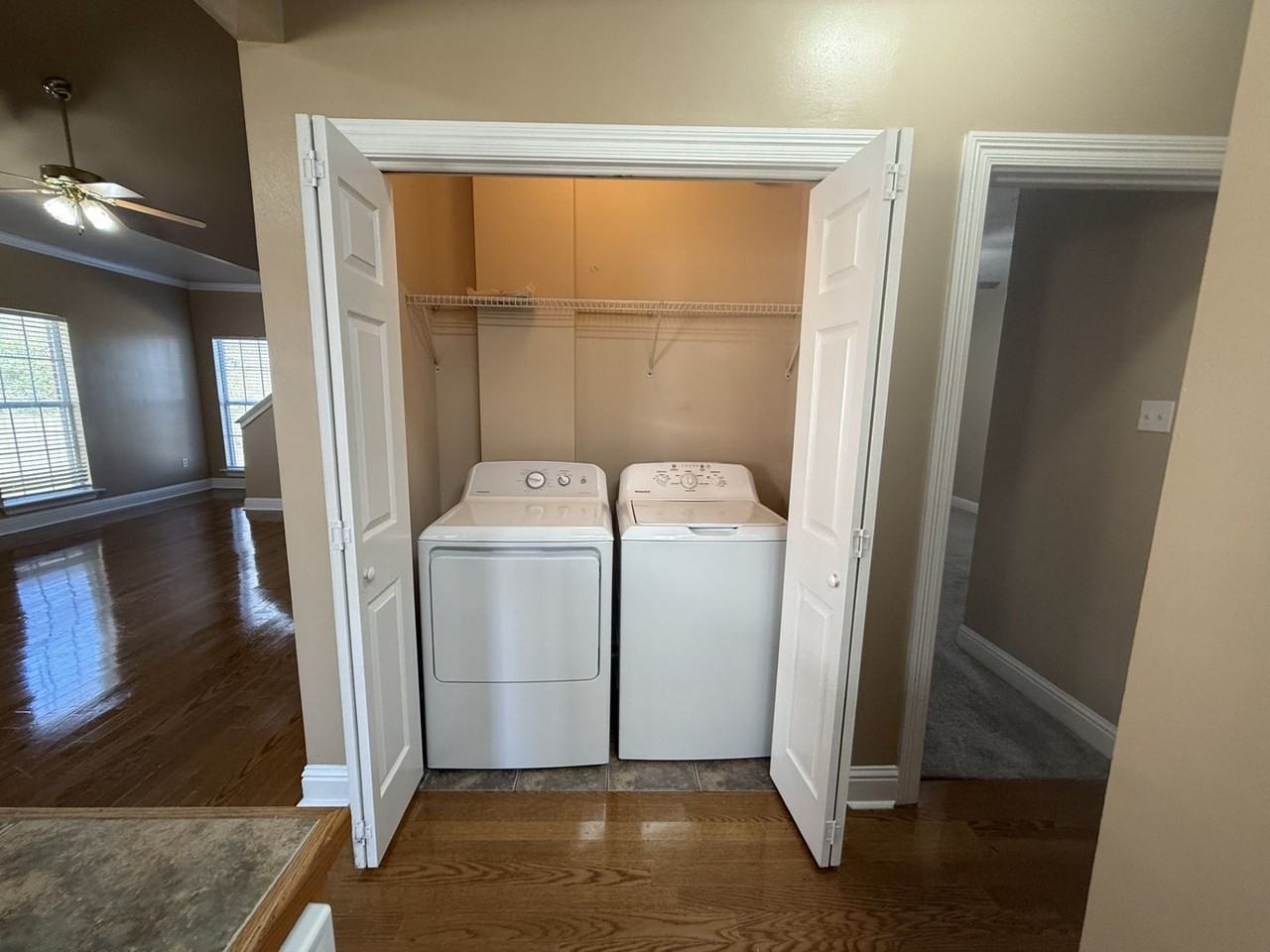 301 Penny Ln - Photo 4 of 13