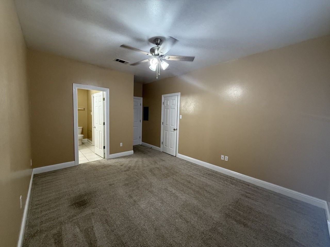 301 Penny Ln - Photo 6 of 13