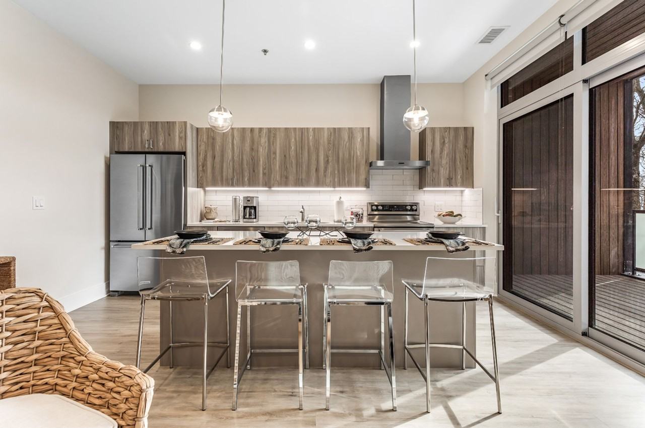 435 Madison Street - Photo 3 of 18