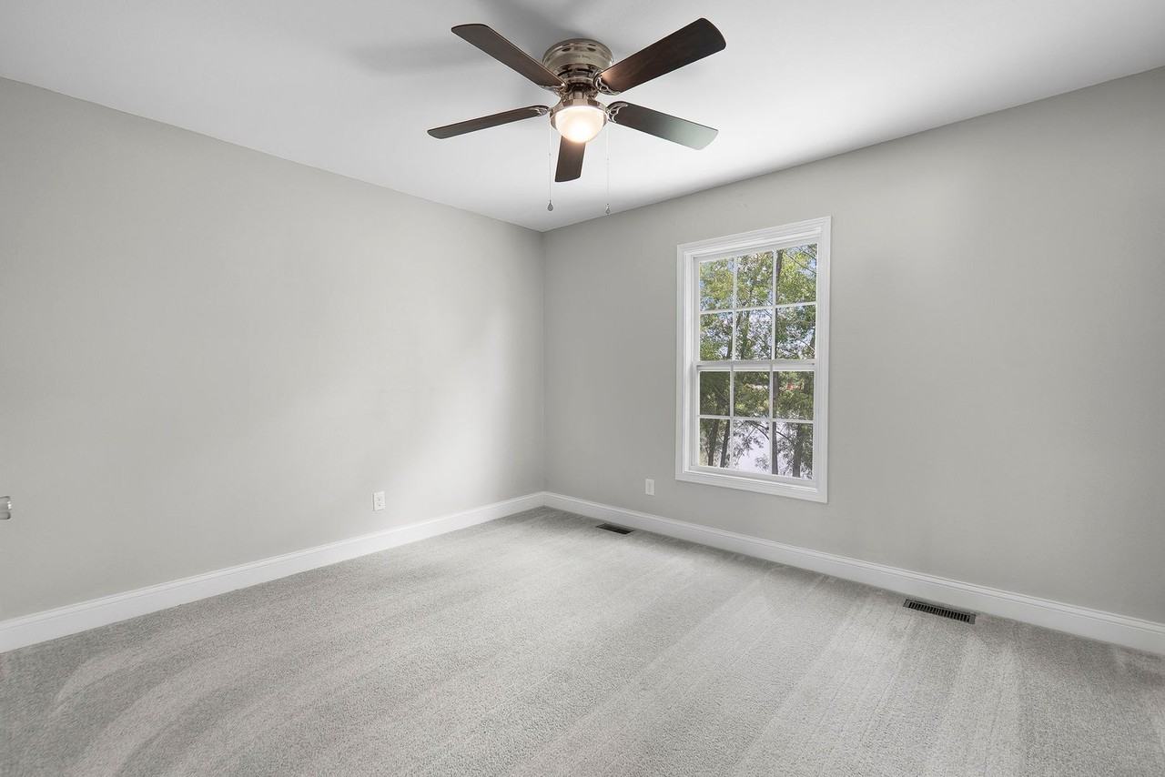 448 E Deerwood Dr - Photo 5 of 26