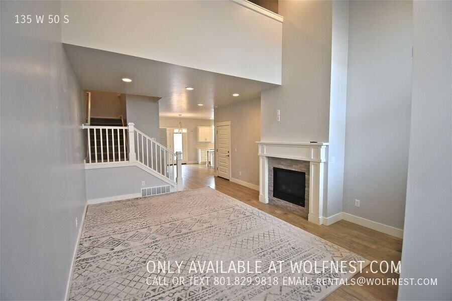 135 W 50 S - Photo 2 of 40