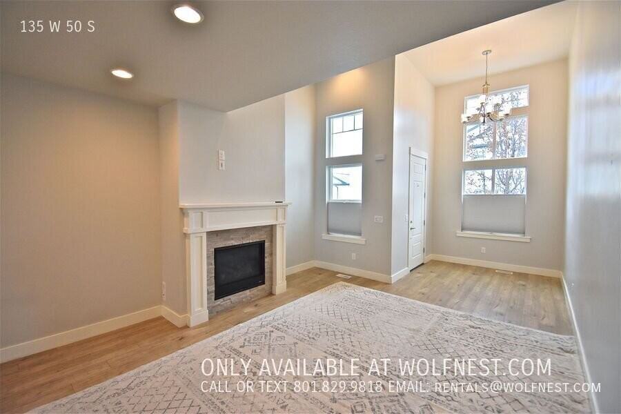 135 W 50 S - Photo 3 of 40